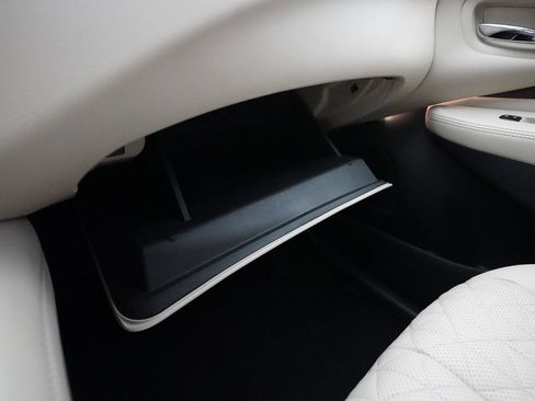 Certified 2024 Nissan Murano Platinum w/ Cargo Package image 32