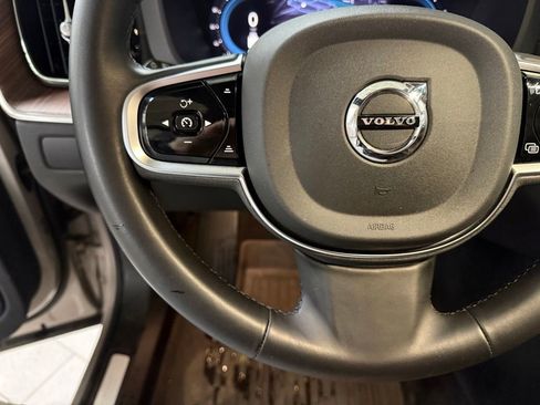 Used 2025 Volvo XC60 B5 Ultra AWD/4WD image 10