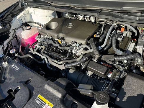 Used 2024 Toyota Sienna LE image 24