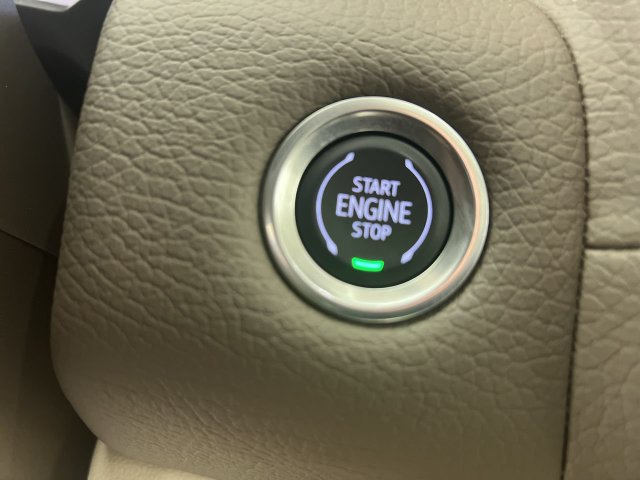 Used 2023 GMC Yukon Denali AWD/4WD image 17