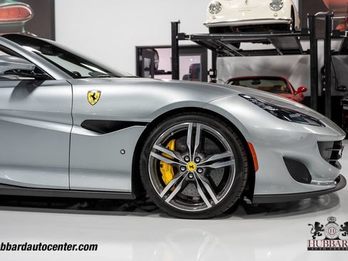 Used 2019 Ferrari Portofino RWD image 35