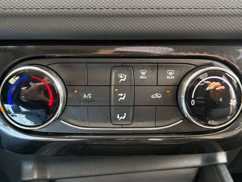 Used 2024 Chevrolet TrailBlazer LT FWD image 20
