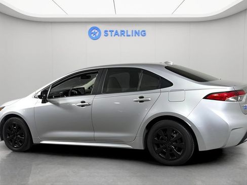 Used 2020 Toyota Corolla LE FWD image 4