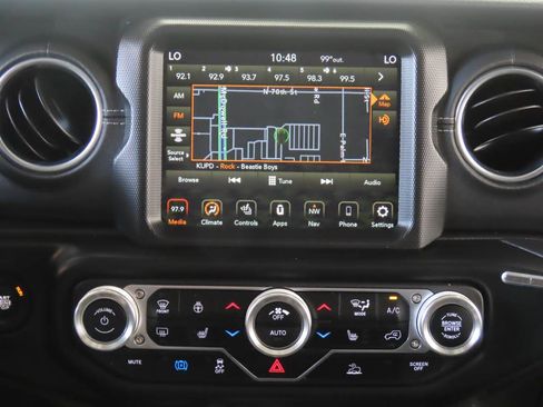 Used 2022 Jeep Wrangler Unlimited Sahara w/ Cold Weather Group AWD/4WD image 14