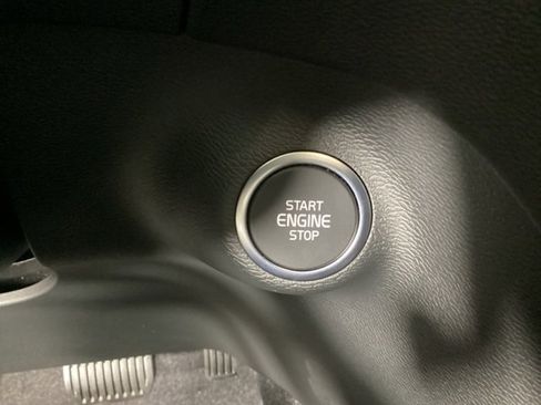 New 2026 Volvo XC40 B5 Ultra w/ Climate Package image 28