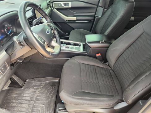 Used 2021 Ford Explorer XLT RWD image 12