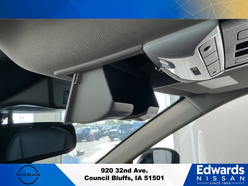 Used 2025 Nissan Rogue Platinum w/ Tech Package AWD/4WD image 33