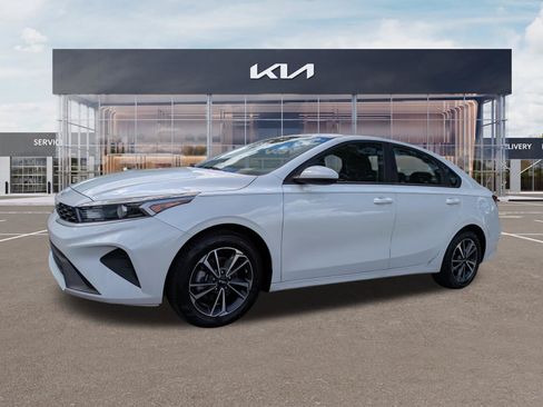 Certified 2024 Kia Forte LXS FWD image 6