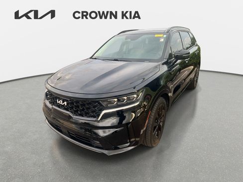Certified 2022 Kia Sorento SX FWD image 2