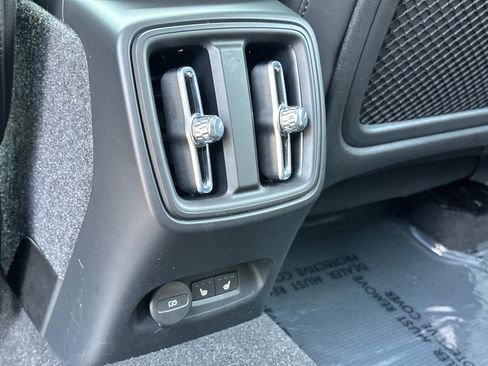 Certified 2023 Volvo XC40 Recharge Ultimate image 22