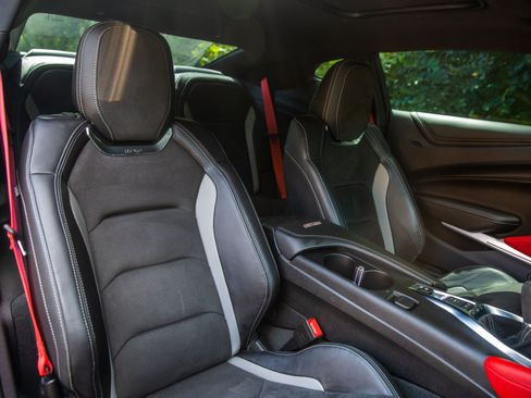 Used 2023 Chevrolet Camaro SS RWD image 32