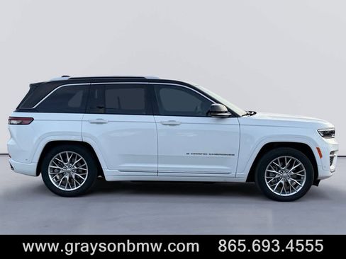 Used 2022 Jeep Grand Cherokee Summit w/ Luxury Tech Group V image 2