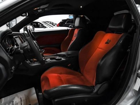 Used 2017 Dodge Challenger R/T RWD image 28