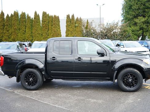 Used 2019 Nissan Frontier SV image 5