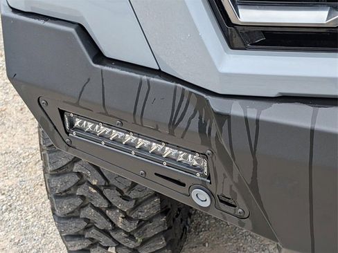 Used 2024 GMC Sierra 2500 AT4 w/ AT4 Premium Plus Package image 8