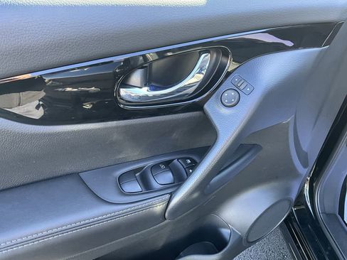 Certified 2022 Nissan Rogue Sport SL image 31