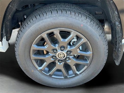 Used 2024 Toyota Sequoia Platinum image 9