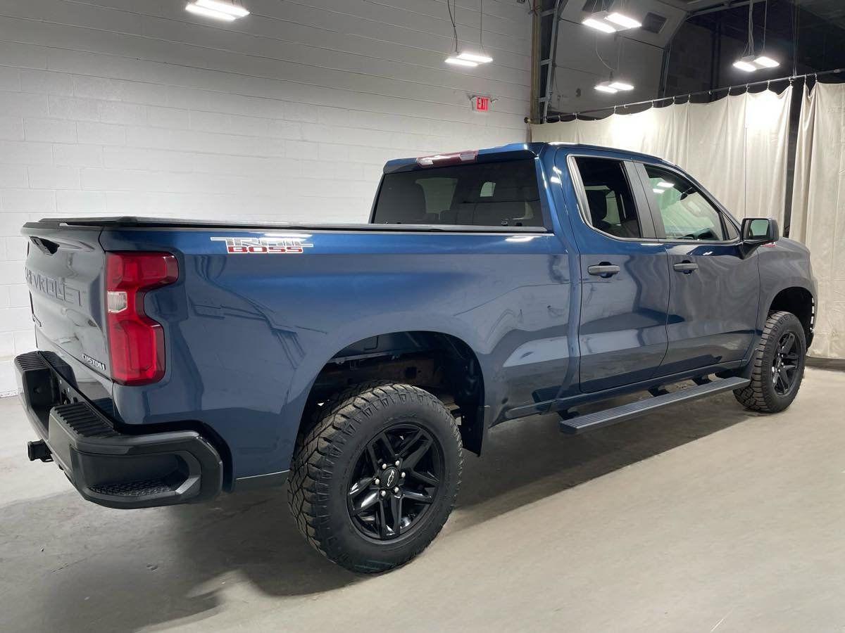 Used 2019 Chevrolet Silverado 1500 Custom Trail Boss w/ Custom Convenience Package AWD/4WD image 4