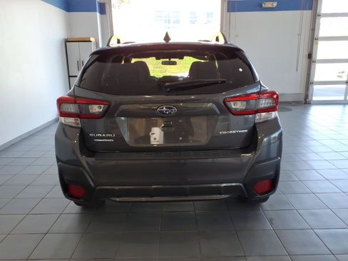 Certified 2022 Subaru Crosstrek 2.0i Premium w/ Moonroof Package AWD/4WD image 6