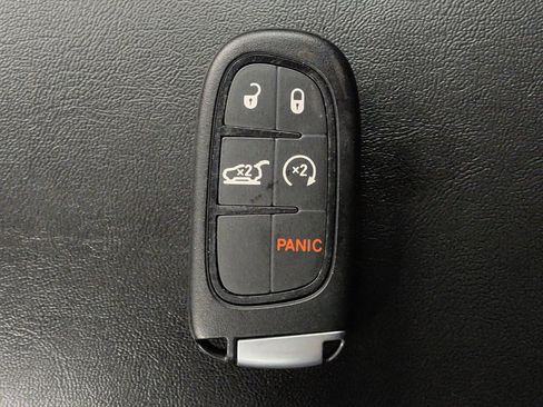 Used 2021 Jeep Cherokee Trailhawk w/ Sun, Sound & Nav Group AWD/4WD image 32