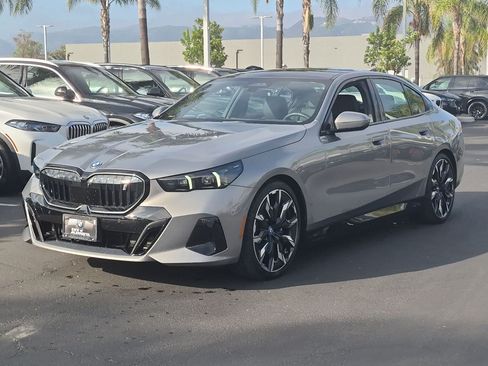 Used 2024 BMW i5 eDrive40i w/ M Sport Package RWD image 5