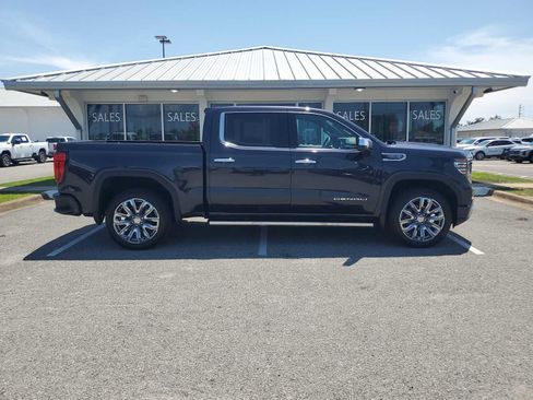 Used 2025 GMC Sierra 1500 Denali w/ Denali Reserve Package AWD/4WD image 9