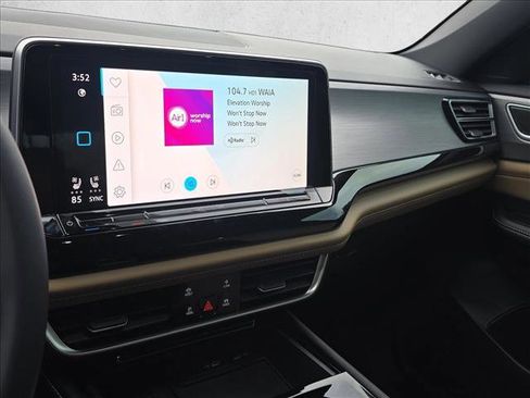 New 2026 Volkswagen Atlas Cross Sport SE image 13