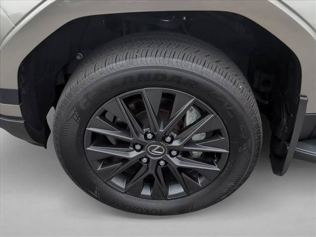 Used 2024 Lexus GX 550 w/ Cold Area Package AWD/4WD image 30