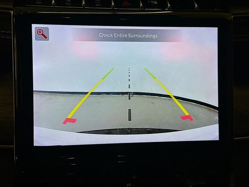 Used 2023 Jeep Grand Cherokee Limited w/ Black Appearance Package image 23