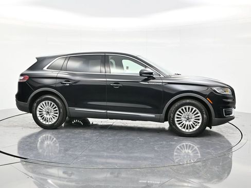 Used 2019 Lincoln Nautilus Premier image 4