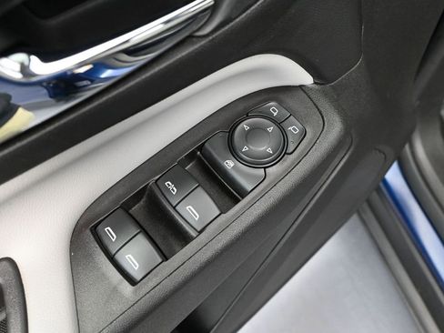 Used 2022 Chevrolet Equinox LS AWD/4WD image 19