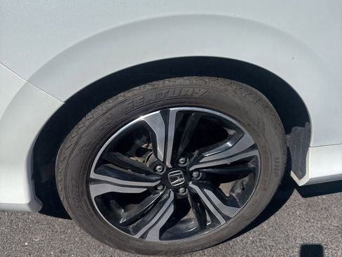 Used 2017 Honda Civic Touring image 13