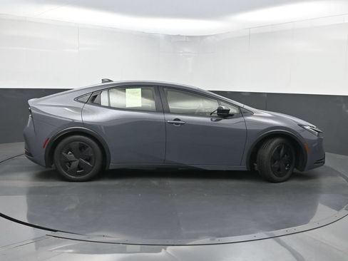 Used 2023 Toyota Prius LE FWD image 41