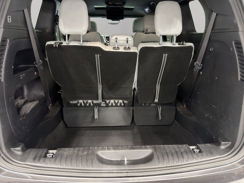 Used 2021 Chrysler Pacifica Touring w/ S Appearance Package image 9