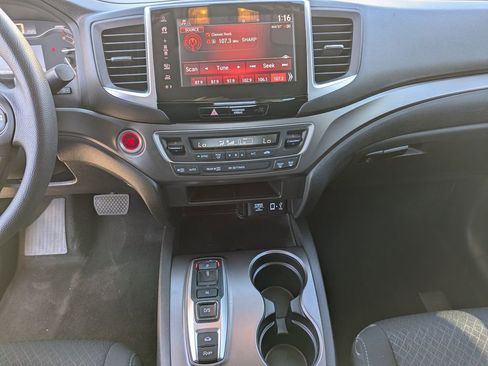Used 2020 Honda Ridgeline Sport image 18
