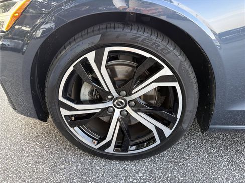 Used 2023 Volvo S60 B5 Core FWD image 10