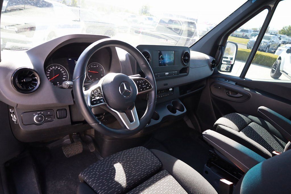 Used 2022 Mercedes-Benz Sprinter 2500 image 14