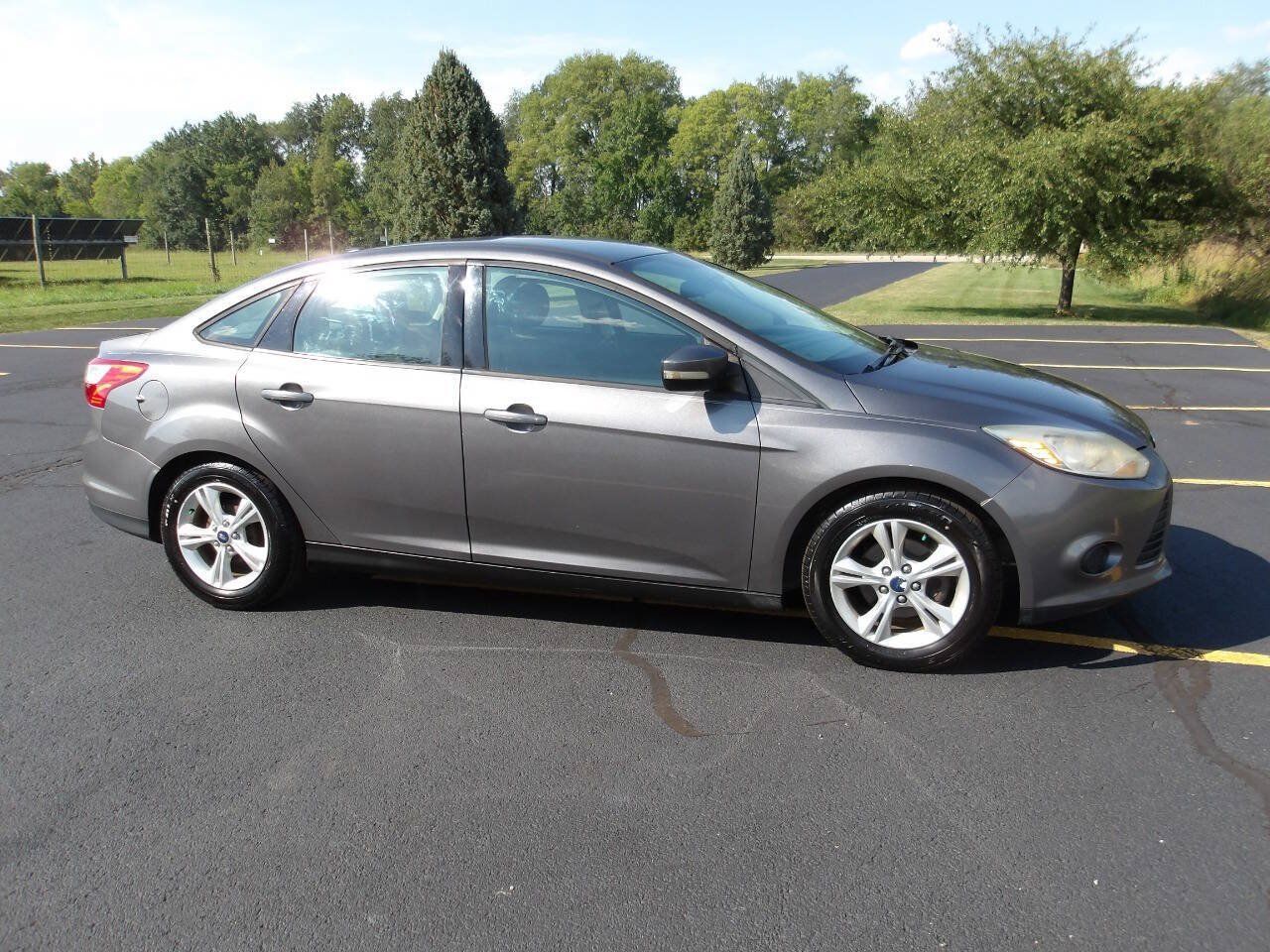 Used 2014 Ford Focus SE FWD image 1