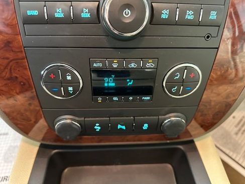 Used 2013 Chevrolet Silverado 1500 LTZ w/ LTZ White Diamond Edition image 26