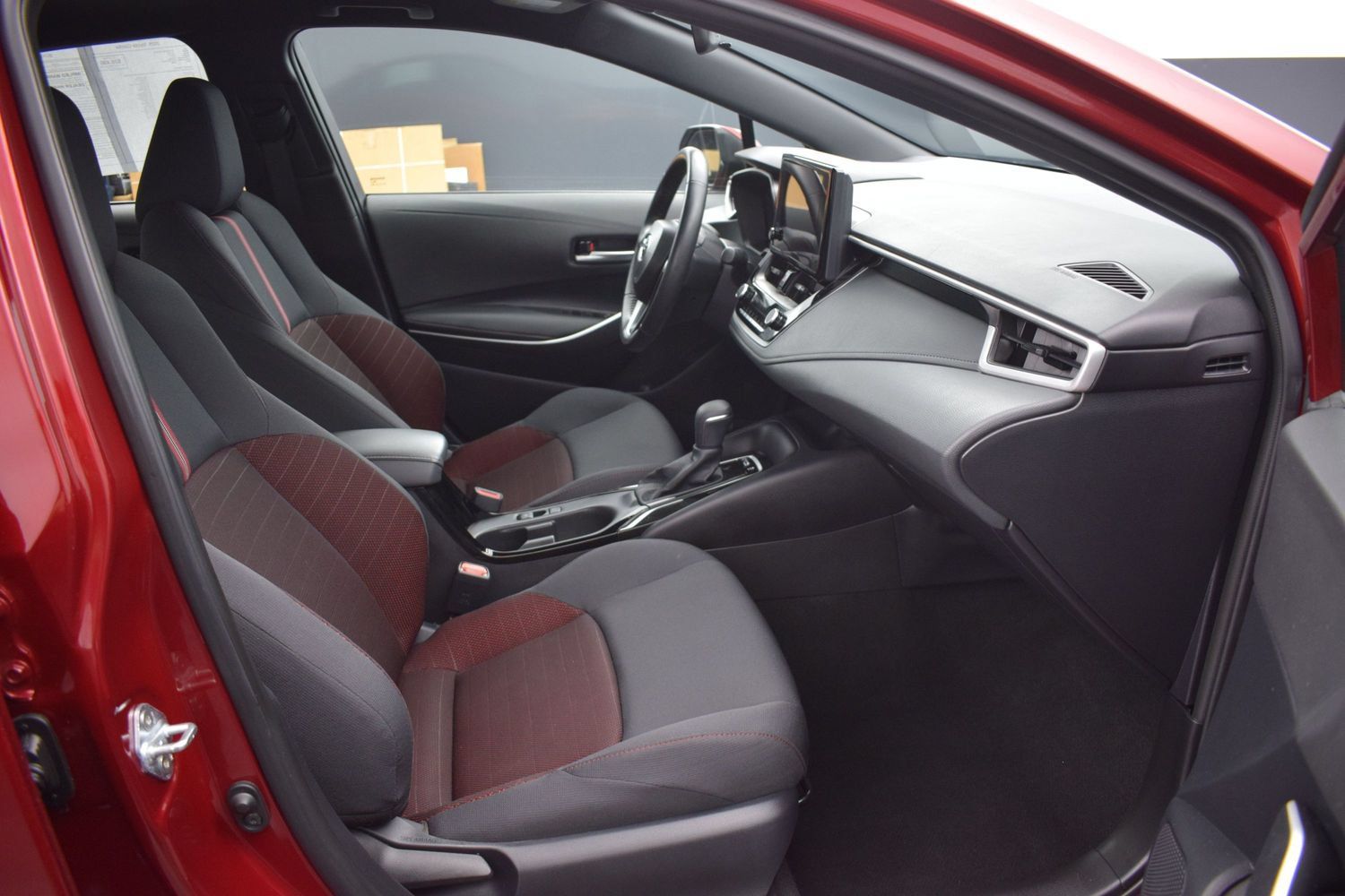 Used 2025 Toyota Corolla SE FWD image 10