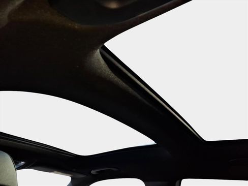 Used 2023 Mercedes-Benz GLB 250 image 10