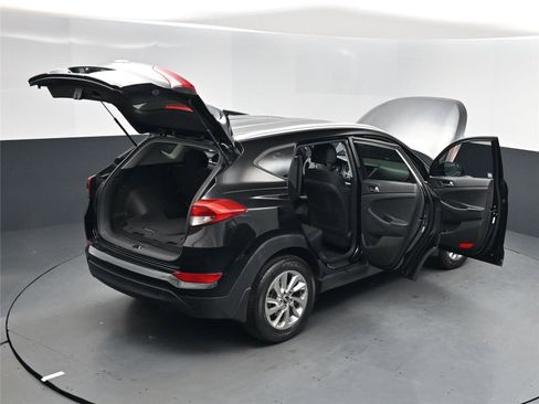 Used 2016 Hyundai Tucson SE w/ Option Group 02 image 18