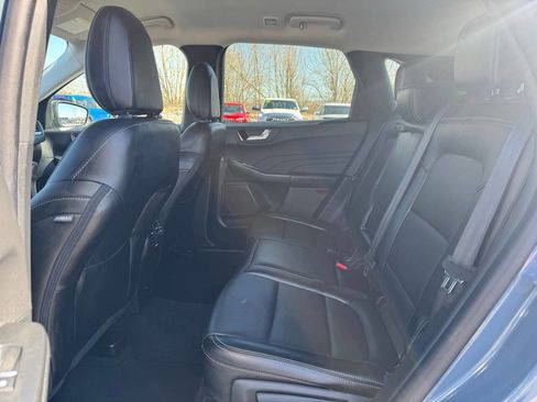 Used 2025 Ford Escape Platinum AWD/4WD image 30