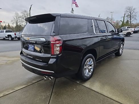 Used 2022 Chevrolet Suburban Premier image 6