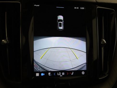 Used 2022 Volvo XC60 B5 Inscription w/ Climate Package image 10