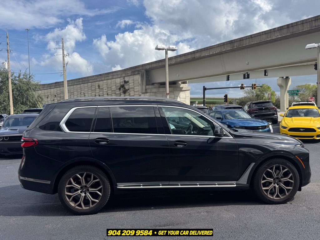 Used 2024 BMW X7 xDrive40i w/ Premium Package AWD/4WD image 9