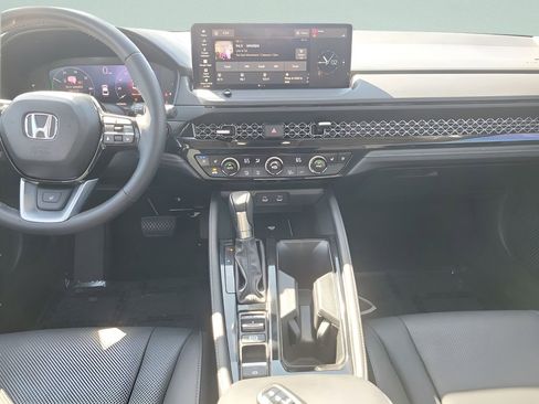 Used 2025 Honda Accord Touring image 19