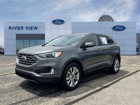 Certified 2024 Ford Edge Titanium image 3