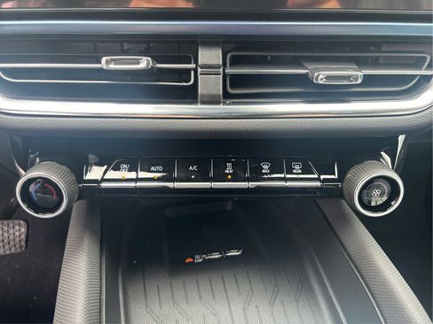 New 2026 Chevrolet Equinox EV LT image 27