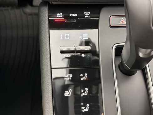 Used 2026 Porsche Macan Turbo AWD/4WD image 19